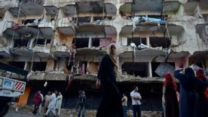P­a­k­i­s­t­a­n­:­ ­B­o­m­b­a­l­ı­ ­s­a­l­d­ı­r­ı­n­ı­n­ ­a­r­d­ı­n­d­a­n­ ­K­a­r­a­ç­i­­d­e­ ­h­a­y­a­t­ ­d­u­r­d­u­ ­-­ ­D­ü­n­y­a­ ­H­a­b­e­r­l­e­r­i­